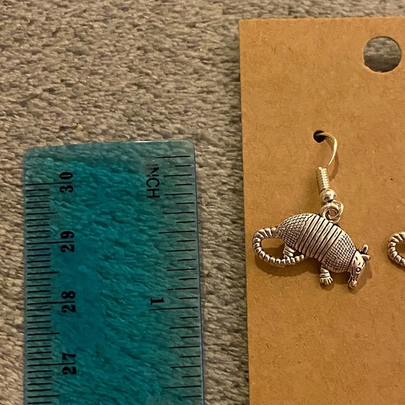 Armadillo earrings - Picture 3 of 3